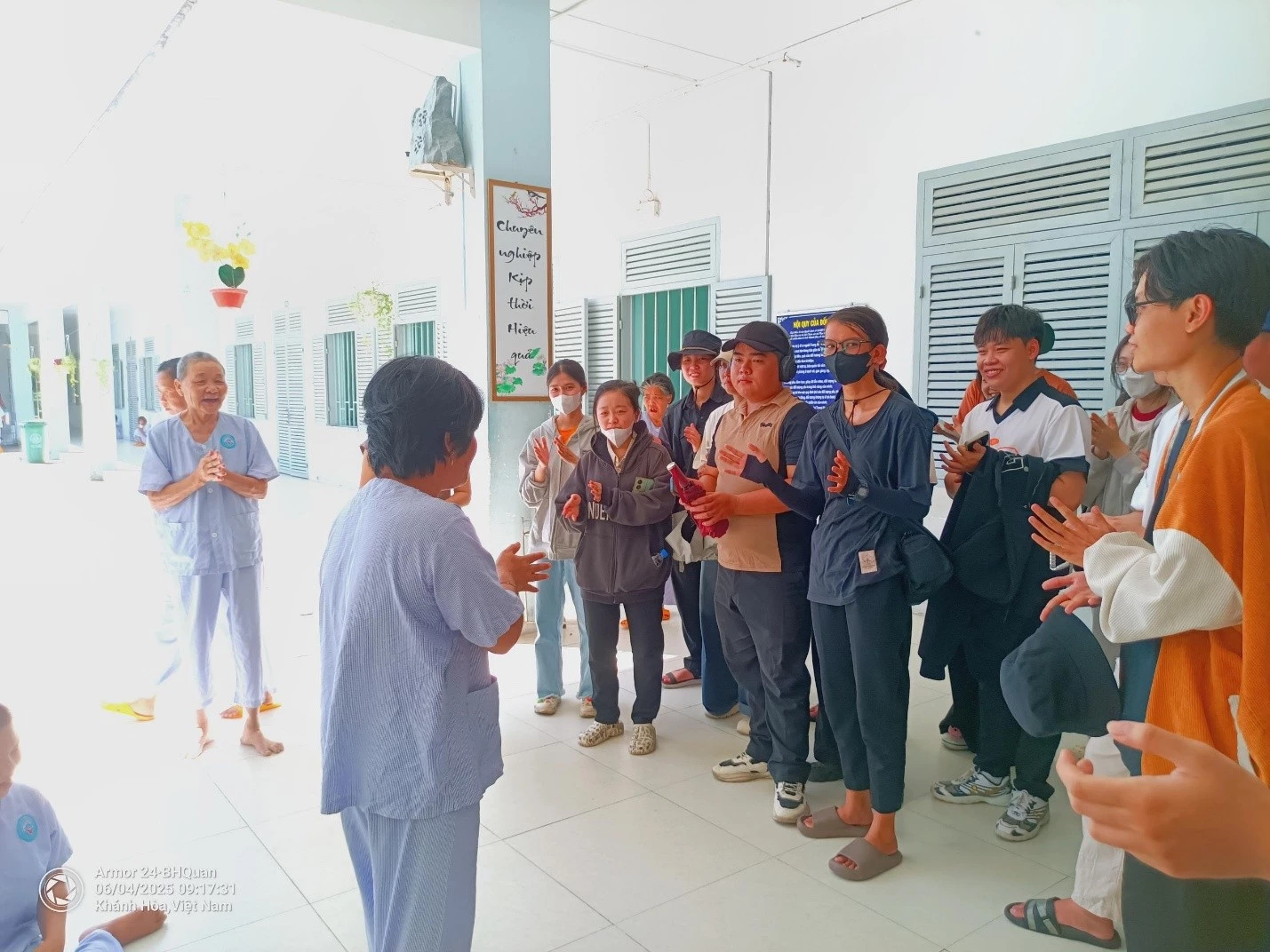 Từ những viên gạch xây ước mơ đến cầu nối yêu thương