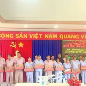 Từ những viên gạch xây ước mơ đến cầu nối yêu thương