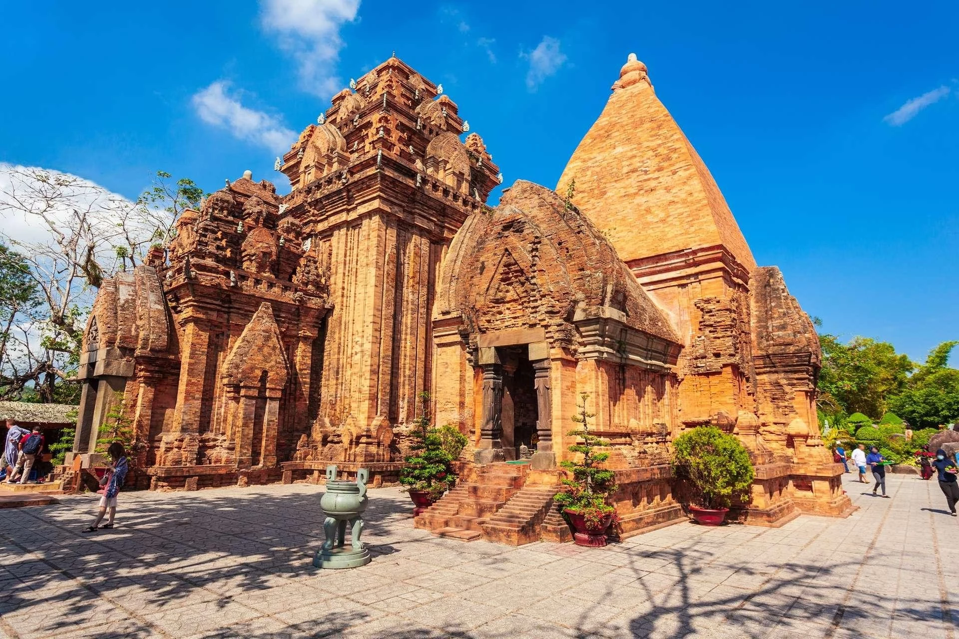 Tour Nha Trang - Bãi Tranh - Làng Chài - Hòn Tằm